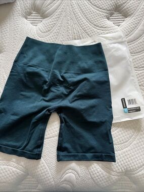 ALPHALETE High-Waist Biker Shorts